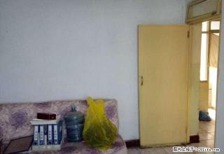 县医院家属楼2市1厅1卫简装修带家具850元/月出租 - 定西28生活网 dx.28life.com